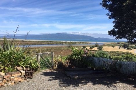 Photo of property in 170 Weggery Drive, Waikanae Beach, Waikanae, 5036
