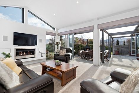Photo of property in 3 Bridesdale Drive, Lake Hayes, Queenstown, 9304