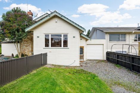 Photo of property in 32 Forest Lake Road, Forest Lake, Hamilton, 3200