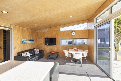 Photo of property in 29 Third Avenue, Urenui, 4377