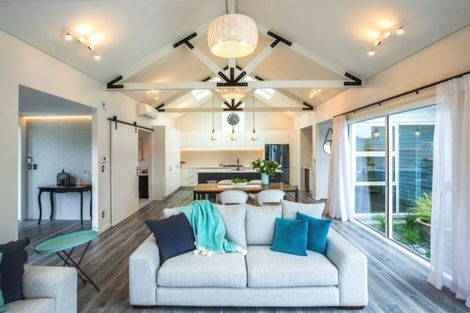 Photo of property in 195 Navigation Drive, Whitby, Porirua, 5024