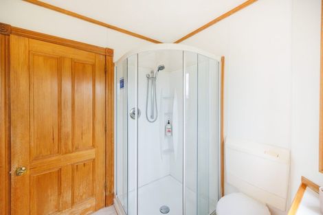 Photo of property in 96 Clifton Terrace, Fitzherbert, Palmerston North, 4410