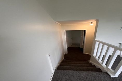 Photo of property in 34b Colchester Crescent, Newlands, Wellington, 6037