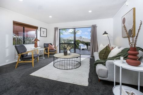 Photo of property in 2/23 Heathglen Place, Bayview, Auckland, 0629
