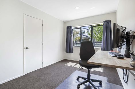 Photo of property in 2a Burn-murdoch Street, St Andrews, Hamilton, 3200