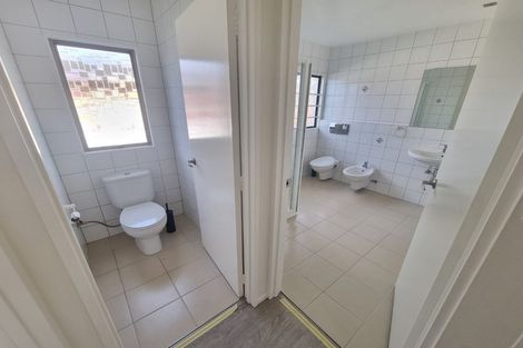 Photo of property in 1/177 Forrest Hill Road, Forrest Hill, Auckland, 0620