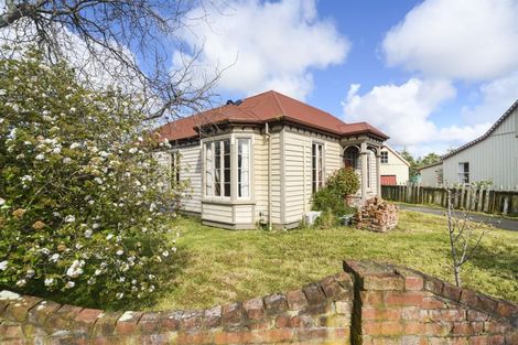 Photo of property in 102 Atawhai Road, Fitzherbert, Palmerston North, 4410