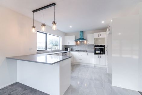 Photo of property in 18b Riverpark Crescent, Henderson, Auckland, 0610