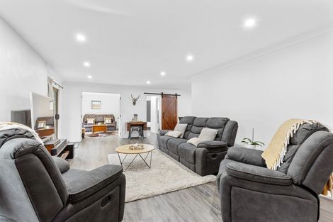 Photo of property in 32 Haast Place, Awapuni, Palmerston North, 4412