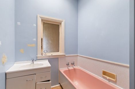 Photo of property in 16 Liverpool Street, Levin, 5510