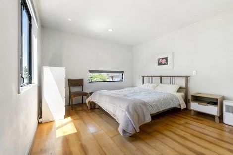 Photo of property in 2/701 Great North Road, Grey Lynn, Auckland, 1021