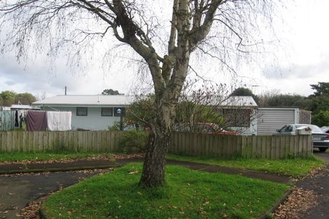 Photo of property in 2 Tensing Place, Papakura, 2110