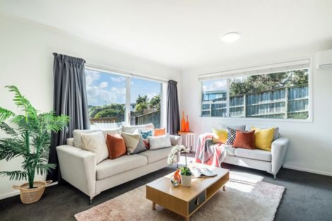 Photo of property in 1/36 Acacia Road, Torbay, Auckland, 0632