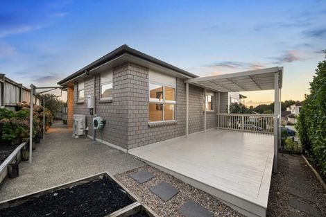 Photo of property in 231 Jeffs Road, Flat Bush, Auckland, 2016