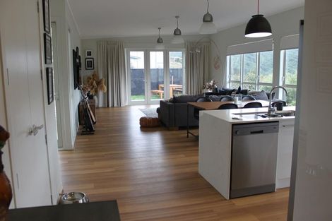 Photo of property in 38b Emerald Hill Drive, Birchville, Upper Hutt, 5018