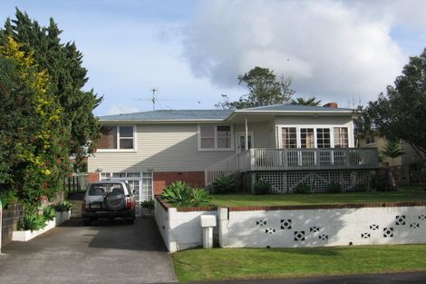 Photo of property in 21 Noall Street, Te Atatu Peninsula, Auckland, 0610