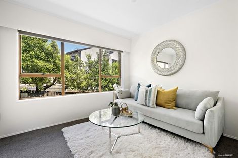 Photo of property in 71 Prince Regent Drive, Half Moon Bay, Auckland, 2012