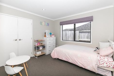 Photo of property in 115 Saint James Drive, Huntington, Hamilton, 3210