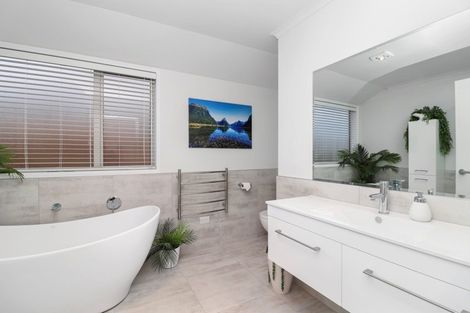 Photo of property in 15 Layla Place, Katikati, 3178