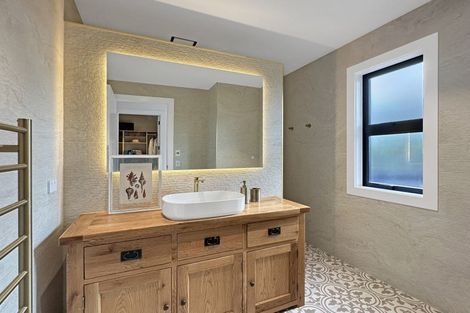 Photo of property in 8 Broadleaf Way, Kinloch, Taupo, 3377