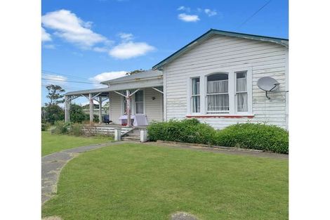 Photo of property in 24 Avenue Road, Foxton, 4814