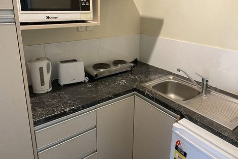 Photo of property in 8d Schnapper Rock Road, Schnapper Rock, Auckland, 0632