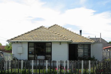 Photo of property in 4 Momorangi Crescent, Redwood, Christchurch, 8051