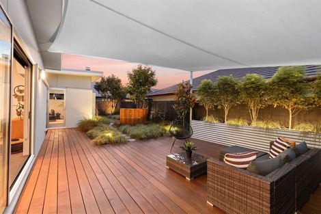 Photo of property in 11 Linkwater Way, Parklands, Christchurch, 8083