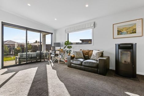 Photo of property in 1 Fraer Street, Cromwell, 9310