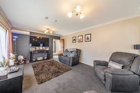 Photo of property in 18 Akron Grove, Totara Park, Upper Hutt, 5018