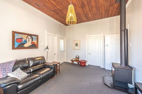 Photo of property in 19 Manuka Street, Castlecliff, Whanganui, 4501