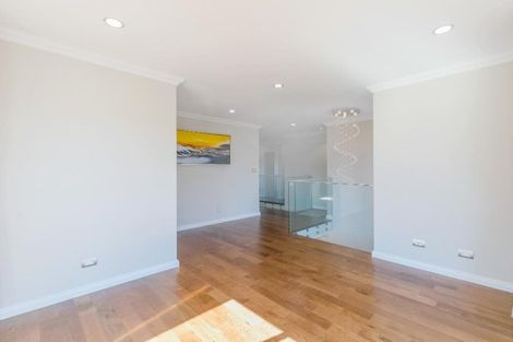 Photo of property in 436 East Coast Road, Windsor Park, Auckland, 0630
