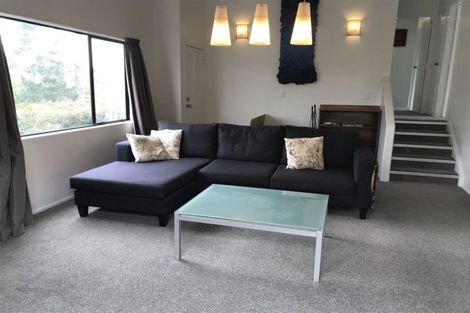 Photo of property in 2/9a Kitewao Street, Northcote, Auckland, 0627
