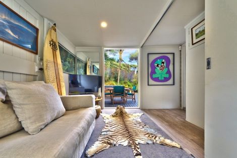 Photo of property in 29 Glenesk Road, Piha, New Lynn, 0772