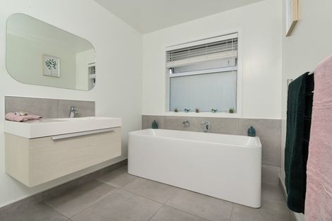 Photo of property in 61 Jarrett Terrace, Leamington, Cambridge, 3432