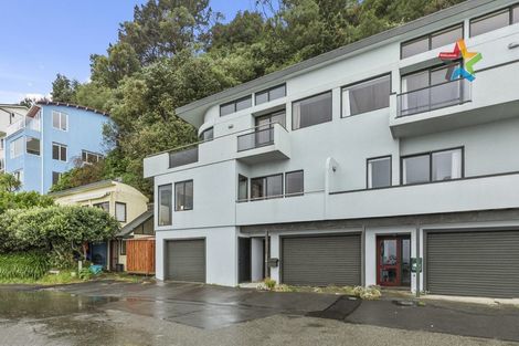 Photo of property in 2/517 Marine Drive, Sunshine Bay, Lower Hutt, 5013