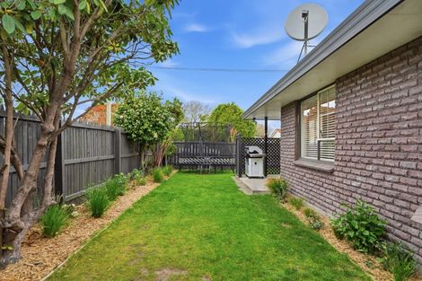 Photo of property in 1/54 Aorangi Road, Bryndwr, Christchurch, 8053