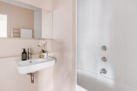 Photo of property in 77 Ngatai Road, Otumoetai, Tauranga, 3110