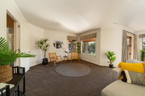 Photo of property in 4 Coburn Place, Lake Hayes, Queenstown, 9304