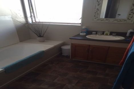 Photo of property in 19a Pine Road, Ngunguru, Whangarei, 0173