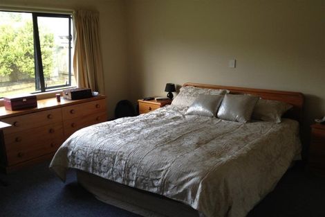 Photo of property in 5 Routeburn Avenue, Aotea, Porirua, 5024
