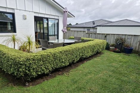 Photo of property in 11 Heta Road, Highlands Park, New Plymouth, 4312