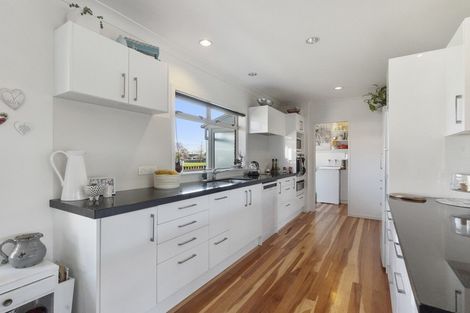 Photo of property in 16 Kingsley Street, St Andrews, Hamilton, 3200