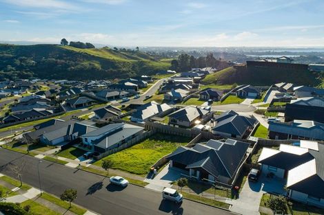 Photo of property in 18 Ballintoy Park Drive, Welcome Bay, Tauranga, 3175