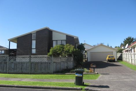Photo of property in 22 De Quincey Terrace, Highland Park, Auckland, 2010