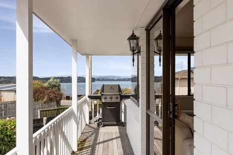 Photo of property in 103 Harbour View Road, Omokoroa, 3114