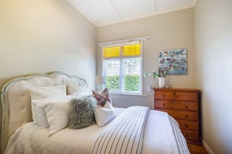 Photo of property in 16 Horotutu Road, Greenlane, Auckland, 1061