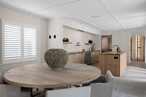 Photo of property in 98 Te Mata Road, Havelock North, 4130