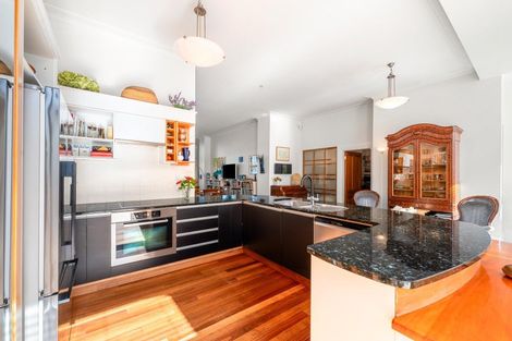 Photo of property in 2/5 King Edward Parade, Devonport, Auckland, 0624