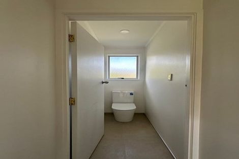 Photo of property in 32 Vandeleur Avenue, Birkdale, Auckland, 0626